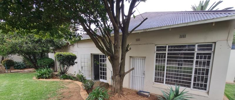 6 Bedroom Property for Sale in Primrose Gauteng