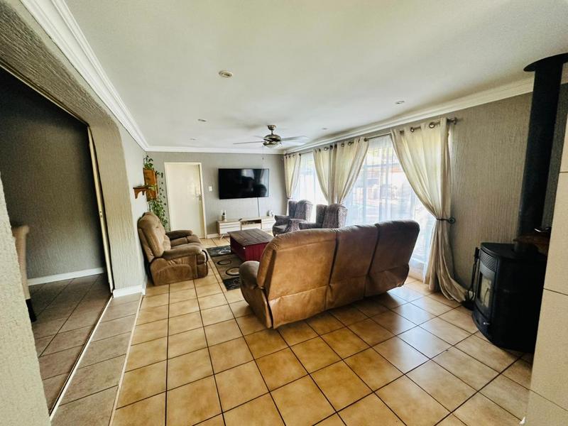 5 Bedroom Property for Sale in Primrose Gauteng