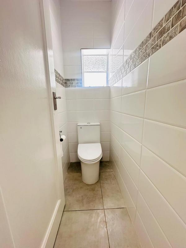 5 Bedroom Property for Sale in Wychwood Gauteng