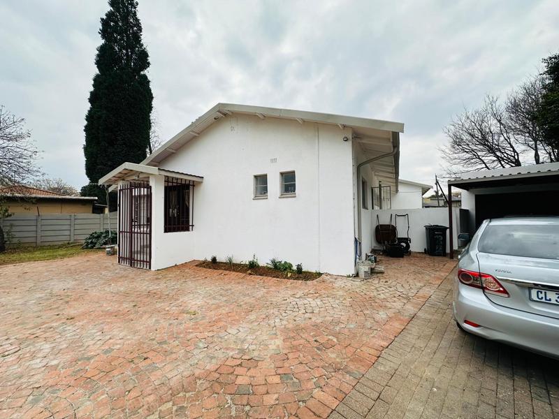 5 Bedroom Property for Sale in Wychwood Gauteng