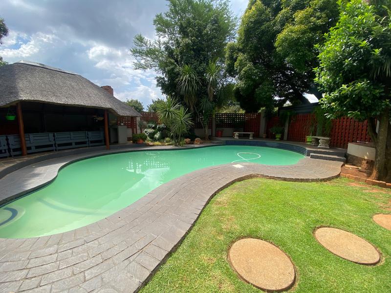 5 Bedroom Property for Sale in Birch Acres Gauteng