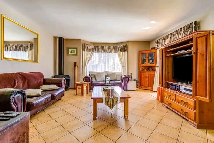 3 Bedroom Property for Sale in Glen Marais Gauteng