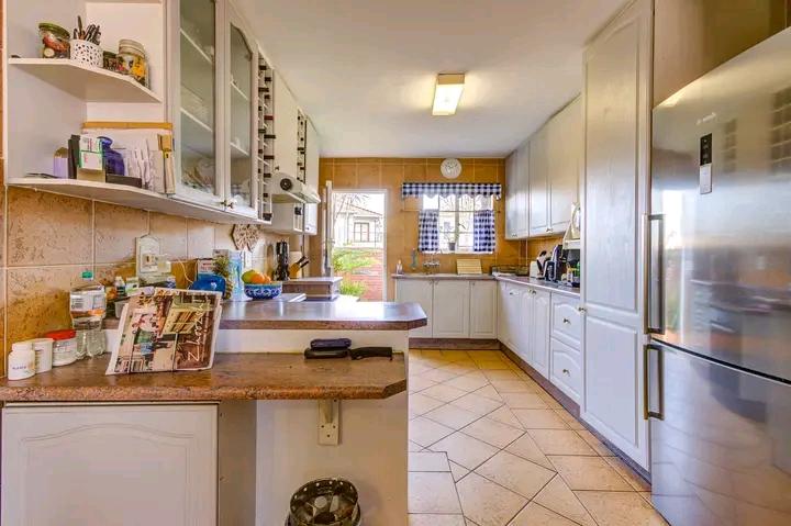 3 Bedroom Property for Sale in Glen Marais Gauteng