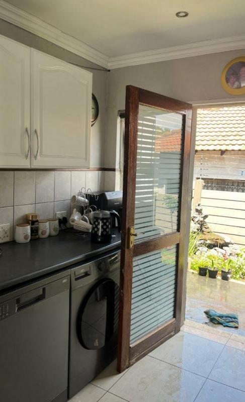 6 Bedroom Property for Sale in Kempton Park Gauteng