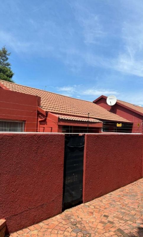 6 Bedroom Property for Sale in Kempton Park Gauteng