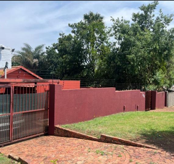 6 Bedroom Property for Sale in Kempton Park Gauteng
