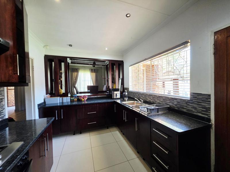 5 Bedroom Property for Sale in Terenure Gauteng