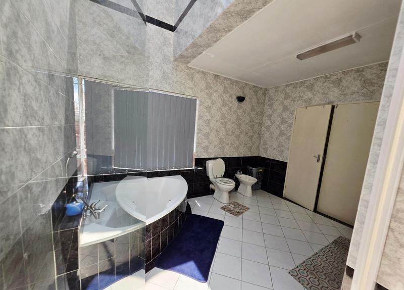 5 Bedroom Property for Sale in Terenure Gauteng