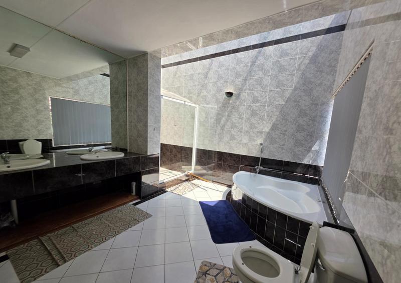 5 Bedroom Property for Sale in Terenure Gauteng