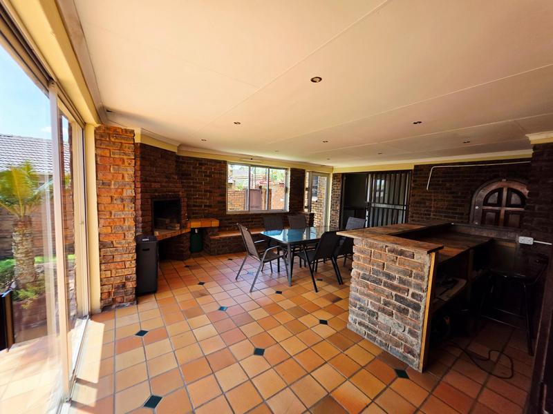 5 Bedroom Property for Sale in Terenure Gauteng