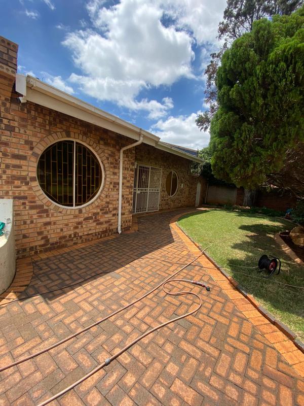 3 Bedroom Property for Sale in Bakerton Gauteng
