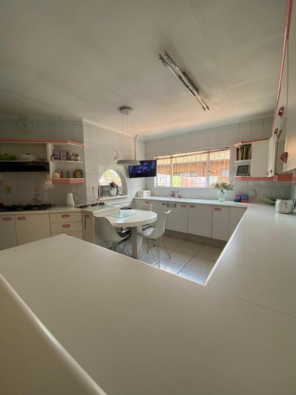 3 Bedroom Property for Sale in Bakerton Gauteng