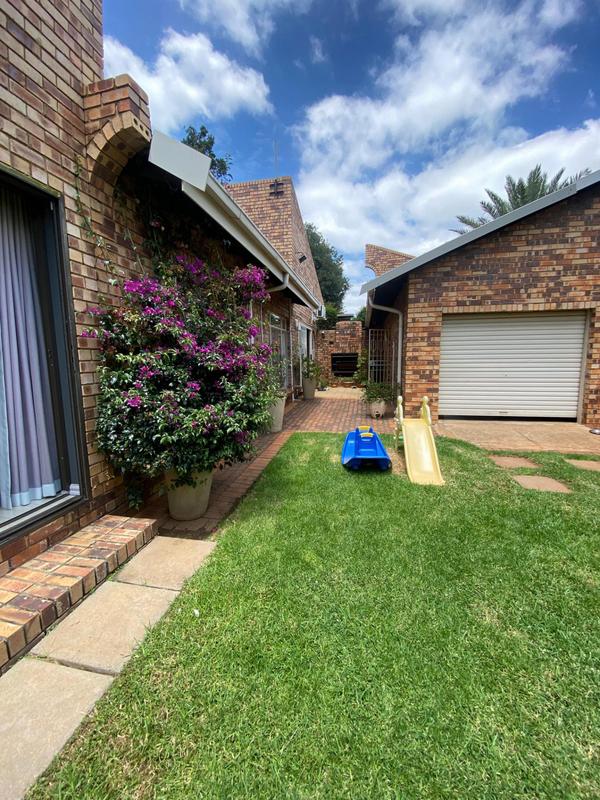 3 Bedroom Property for Sale in Bakerton Gauteng