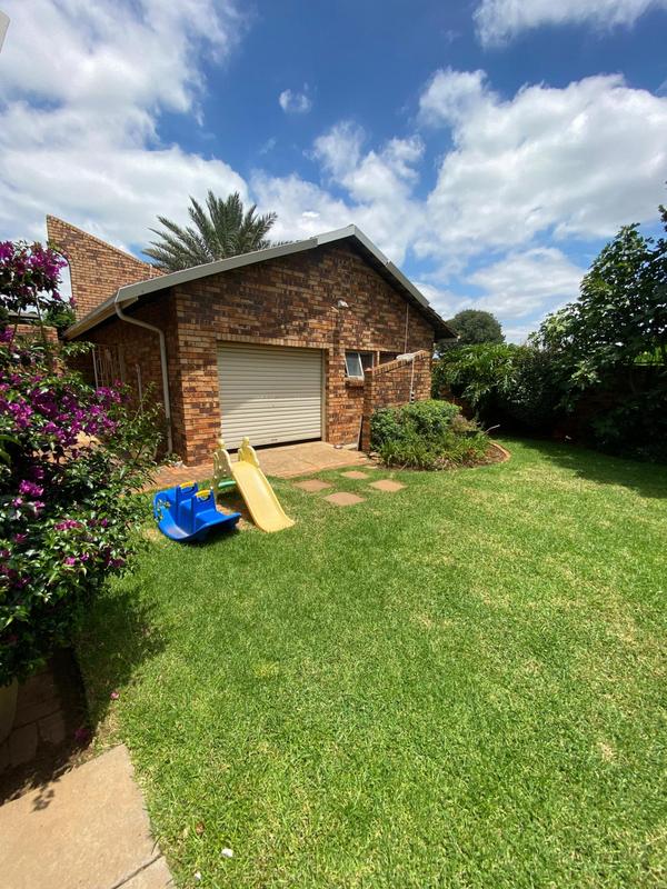 3 Bedroom Property for Sale in Bakerton Gauteng
