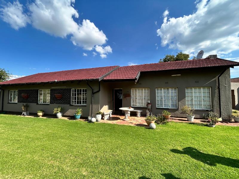 3 Bedroom Property for Sale in Dersley Gauteng