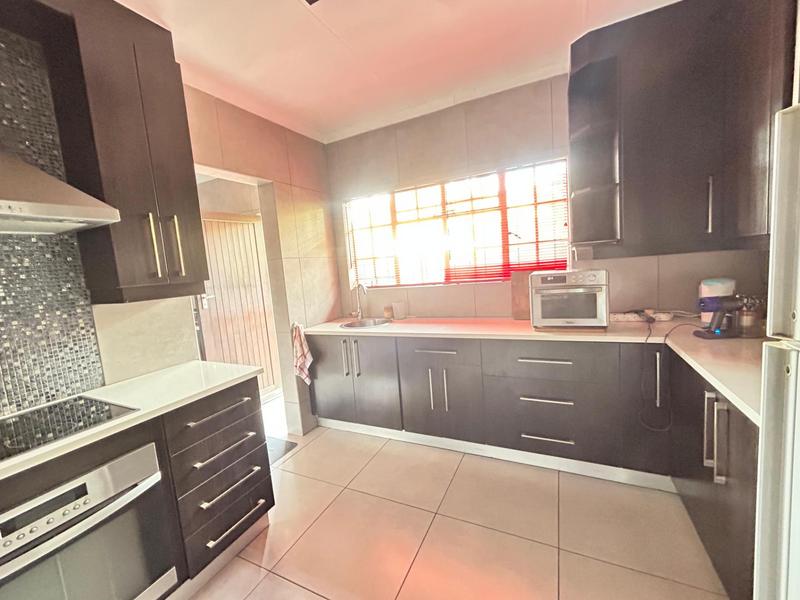 4 Bedroom Property for Sale in Selcourt Gauteng