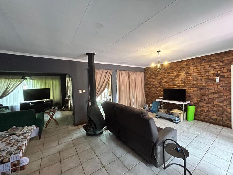 4 Bedroom Property for Sale in Selcourt Gauteng