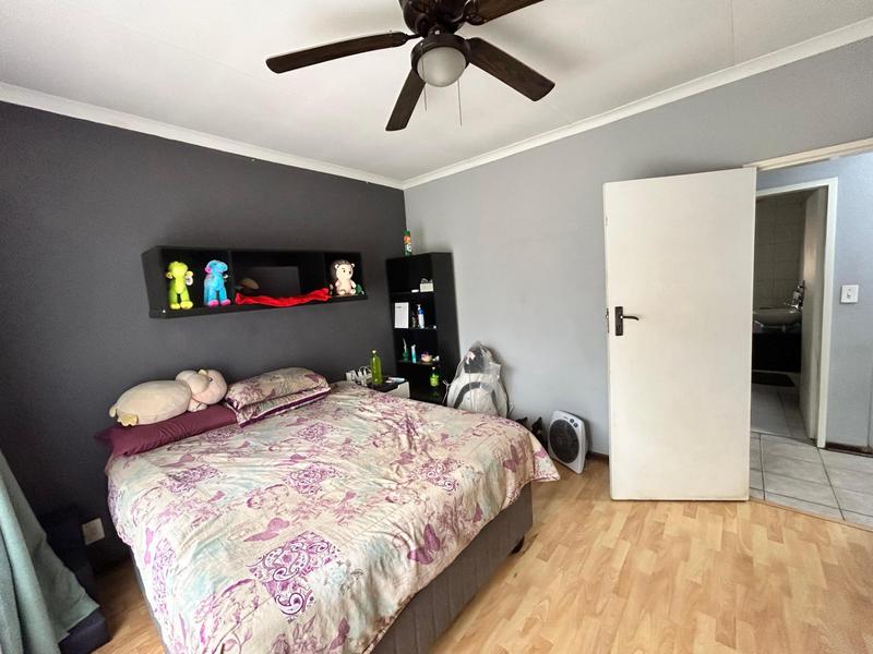 4 Bedroom Property for Sale in Selcourt Gauteng