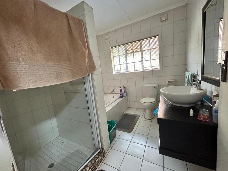 4 Bedroom Property for Sale in Selcourt Gauteng