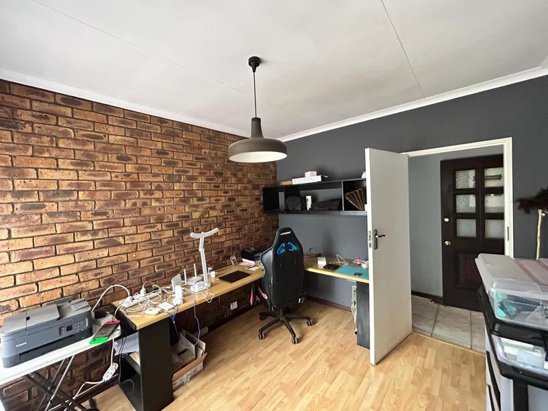 4 Bedroom Property for Sale in Selcourt Gauteng