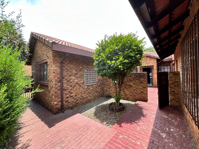 4 Bedroom Property for Sale in Selcourt Gauteng