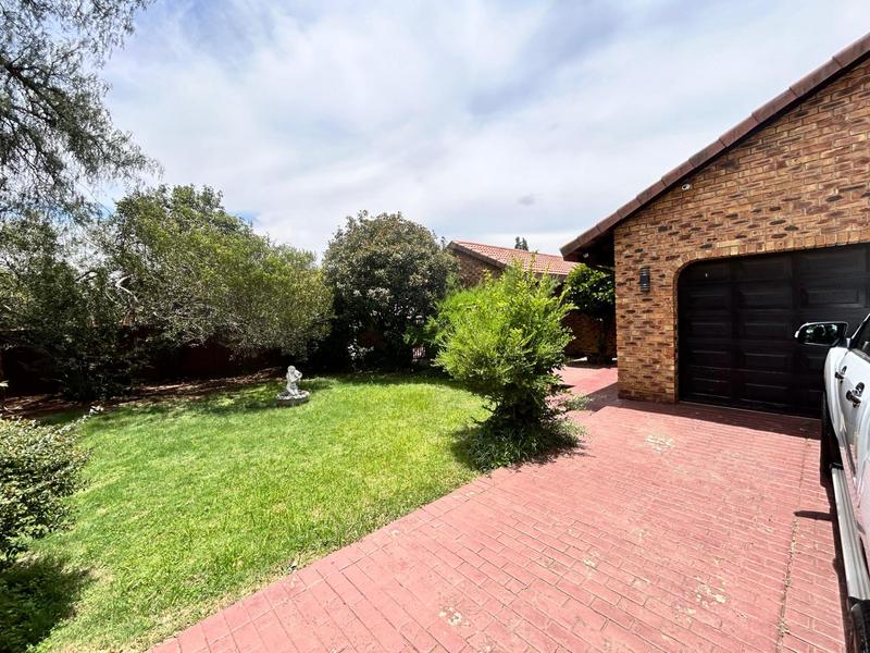 4 Bedroom Property for Sale in Selcourt Gauteng