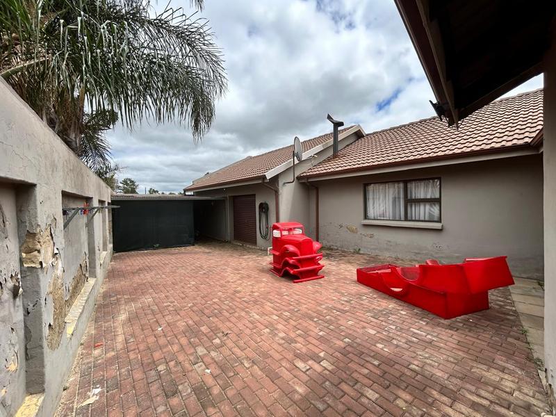 Commercial Property for Sale in Selcourt Gauteng