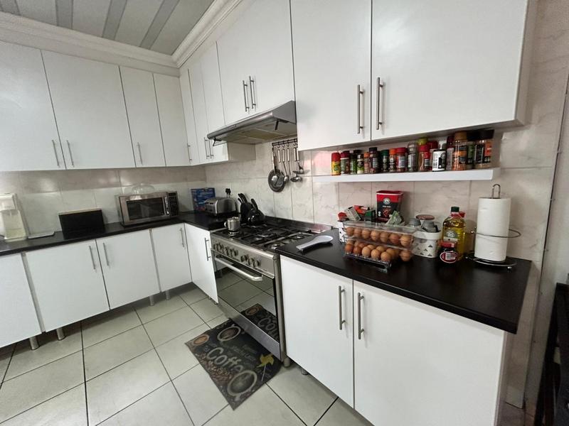 5 Bedroom Property for Sale in Selection Park Gauteng