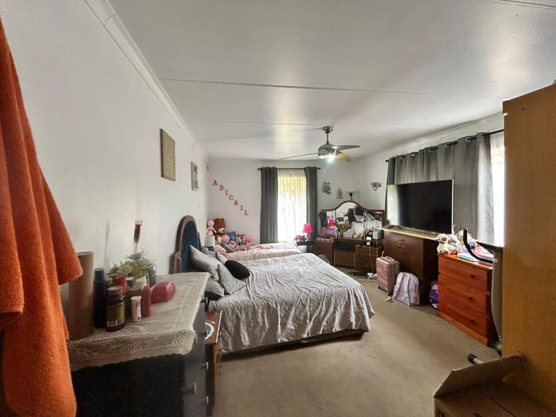 5 Bedroom Property for Sale in Selection Park Gauteng