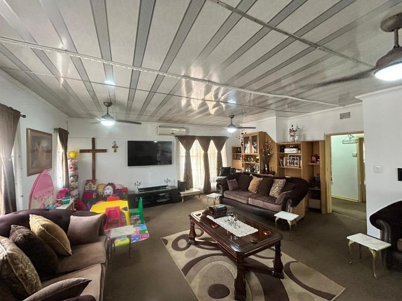 5 Bedroom Property for Sale in Selection Park Gauteng