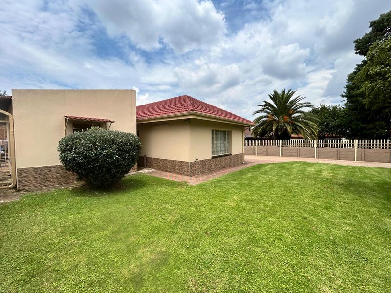 5 Bedroom Property for Sale in Selection Park Gauteng