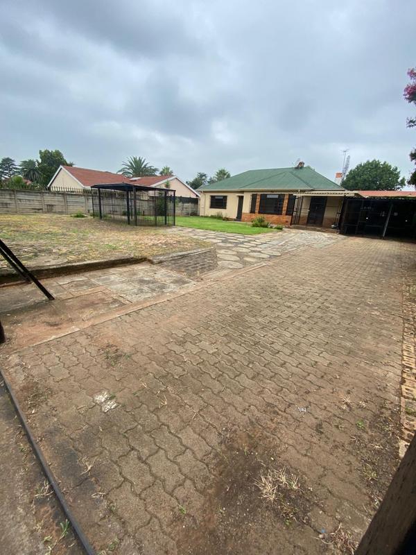 4 Bedroom Property for Sale in Strubenvale Gauteng