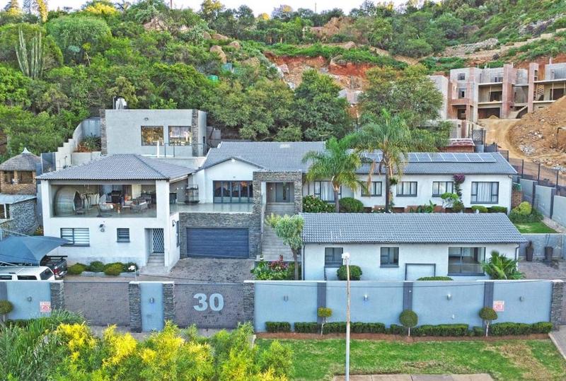 7 Bedroom Property for Sale in Glenvista Gauteng
