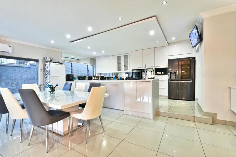 7 Bedroom Property for Sale in Glenvista Gauteng