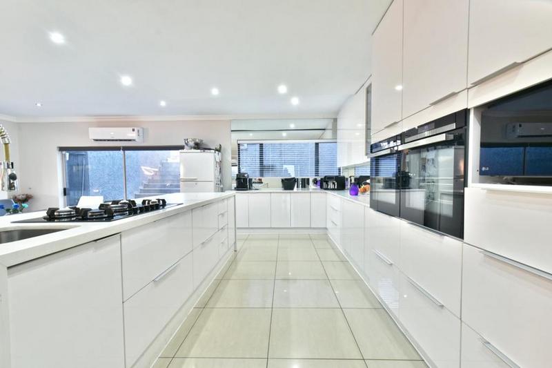 7 Bedroom Property for Sale in Glenvista Gauteng