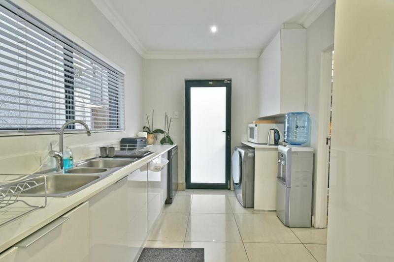 7 Bedroom Property for Sale in Glenvista Gauteng