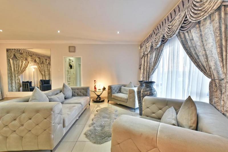 7 Bedroom Property for Sale in Glenvista Gauteng