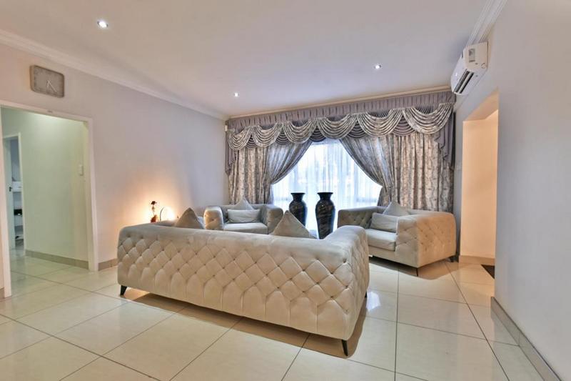 7 Bedroom Property for Sale in Glenvista Gauteng