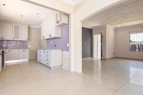 6 Bedroom Property for Sale in Glenvista Gauteng