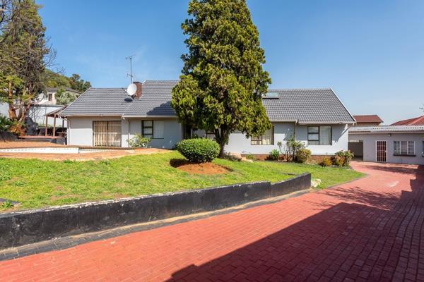 6 Bedroom Property for Sale in Glenvista Gauteng