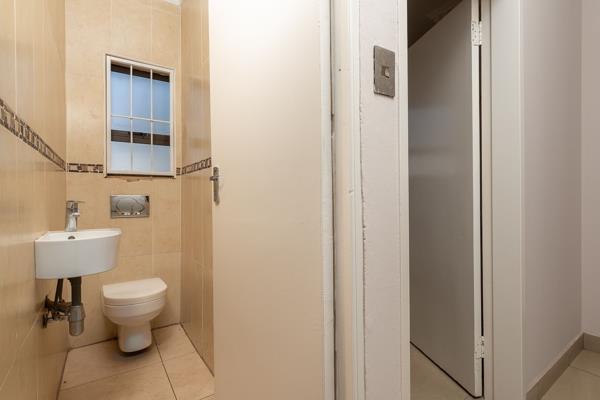 6 Bedroom Property for Sale in Glenvista Gauteng