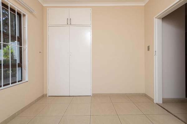 6 Bedroom Property for Sale in Glenvista Gauteng