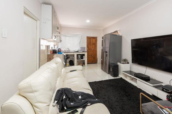 6 Bedroom Property for Sale in Glenvista Gauteng