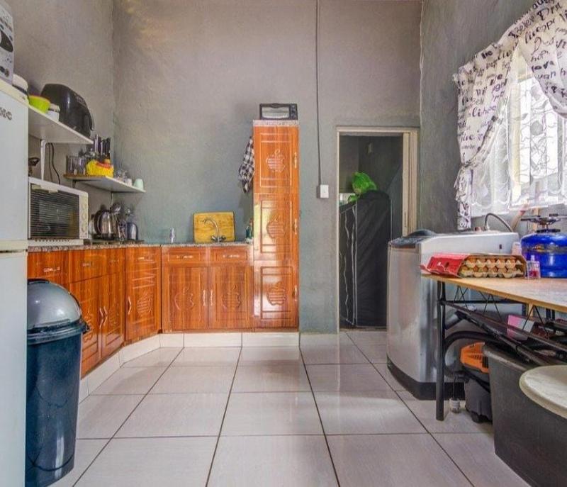 To Let 1 Bedroom Property for Rent in Birchleigh Gauteng