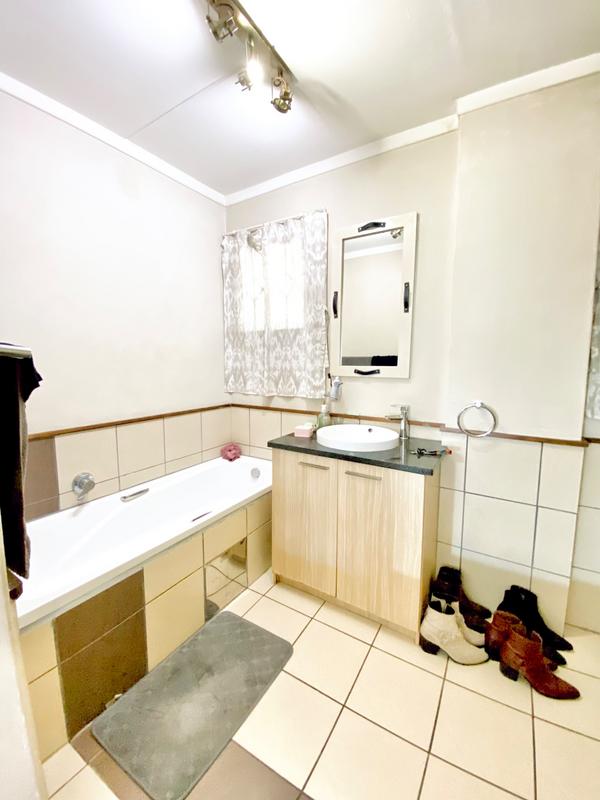 1 Bedroom Property for Sale in Dainfern Gauteng