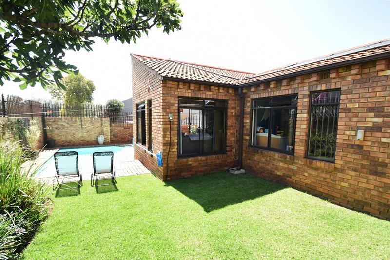 2 Bedroom Property for Sale in St Andrews Gauteng