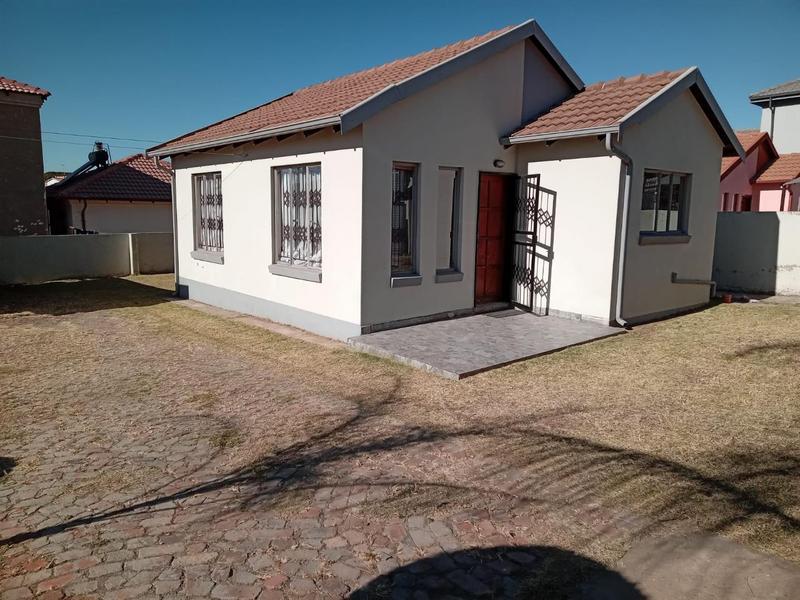 To Let 2 Bedroom Property for Rent in Olievenhoutbosch Gauteng