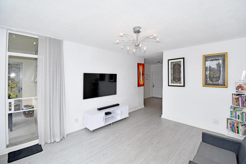 To Let 1 Bedroom Property for Rent in Sandhurst Gauteng