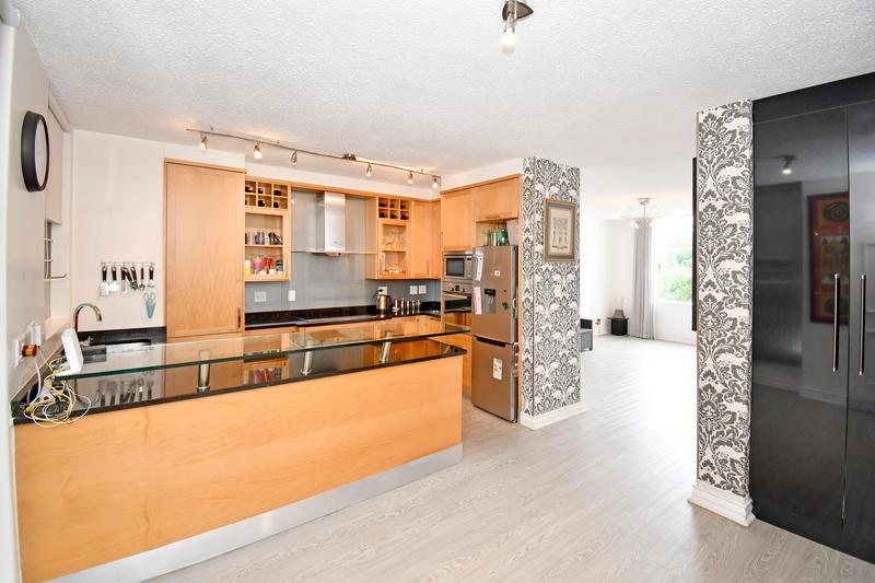 To Let 1 Bedroom Property for Rent in Sandhurst Gauteng