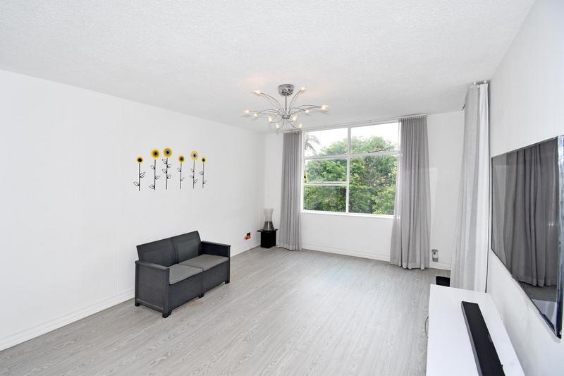 To Let 1 Bedroom Property for Rent in Sandhurst Gauteng